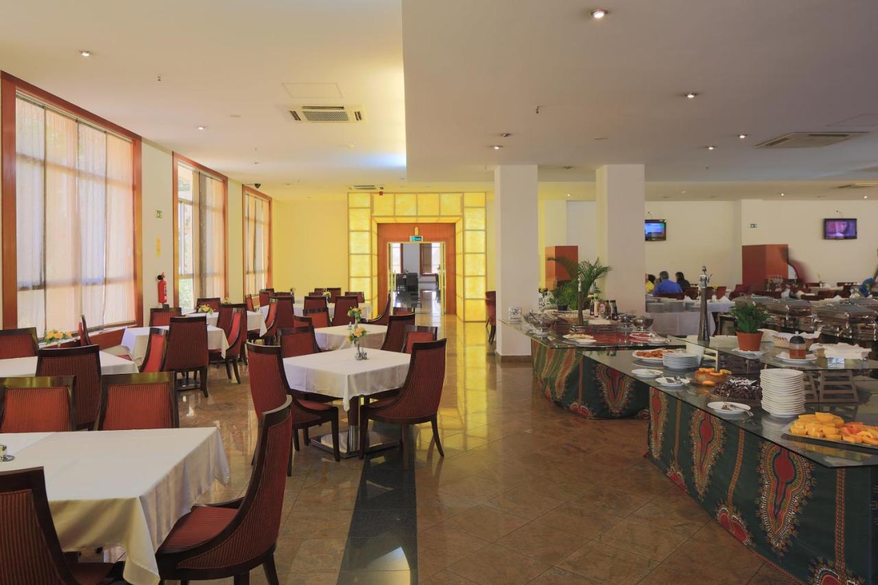 Hotel Victoria Garden Camama ภายนอก รูปภาพ