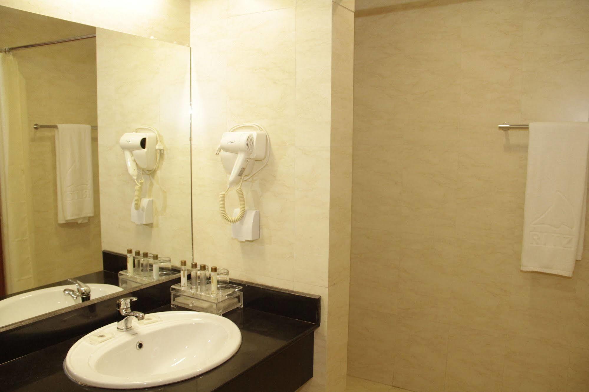 Hotel Victoria Garden Camama ภายนอก รูปภาพ
